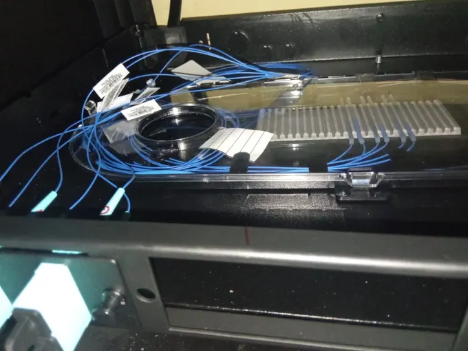 Distribuidor de fibra óptica (ODF) instalado